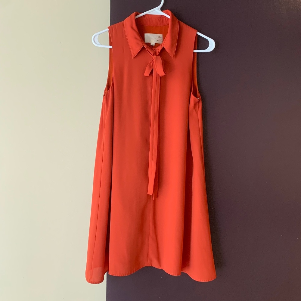 JOA burnt orange sleeveless dress